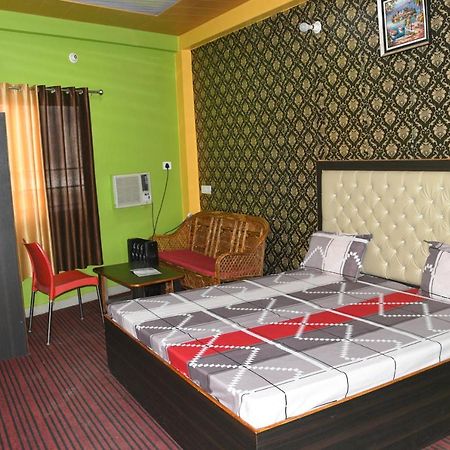 Hotel Mountain View And Rooftop Restaurant Pithorāgarh Zewnętrze zdjęcie