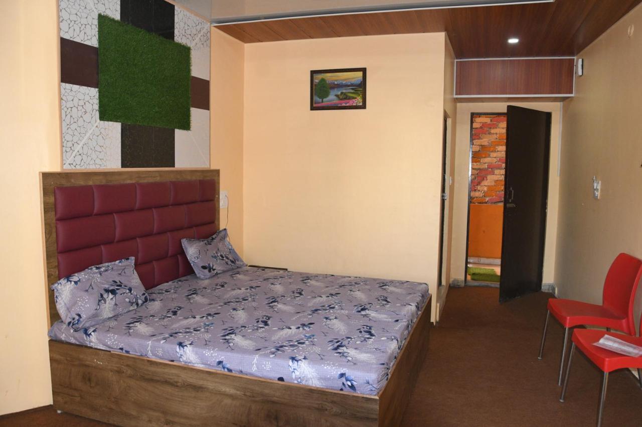 Hotel Mountain View And Rooftop Restaurant Pithorāgarh Zewnętrze zdjęcie