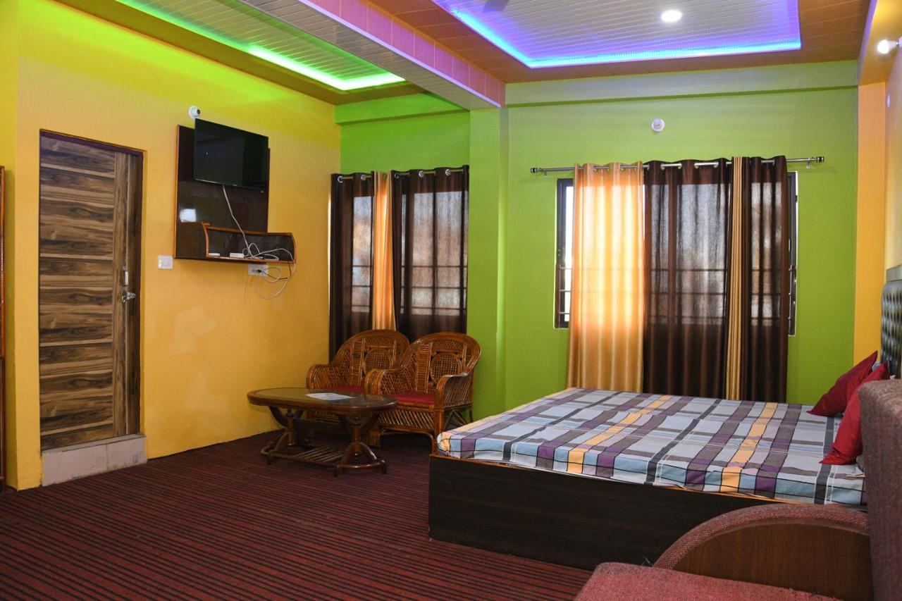 Hotel Mountain View And Rooftop Restaurant Pithorāgarh Zewnętrze zdjęcie